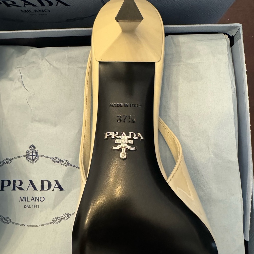 PRADA! Nude Patent leather slingback pumps - Picture 7 of 11